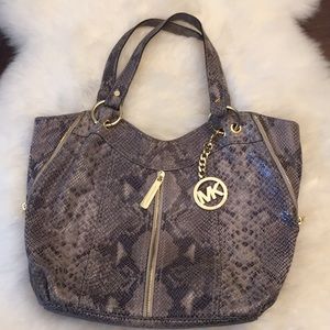 Michael Kors snake print bag⭐️